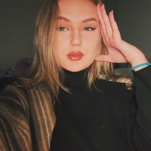 Meet your Posher, Nina